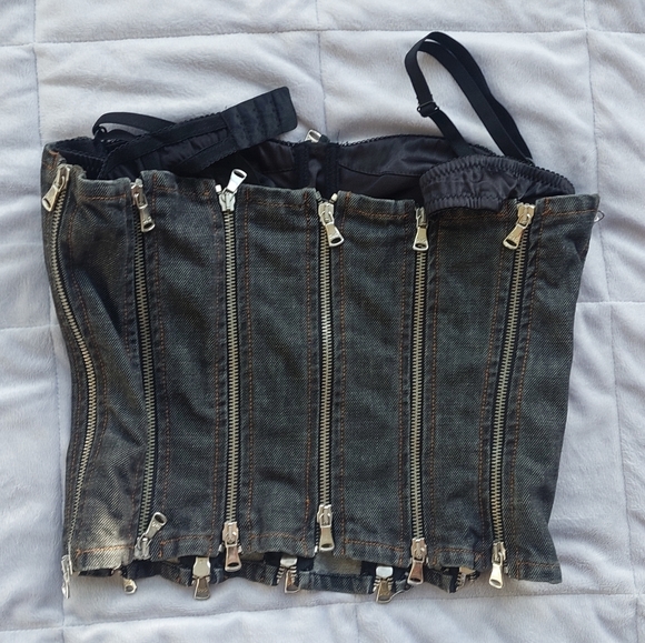 Vintage Authentic Dolce and Gabbana bustier. - Picture 2 of 6